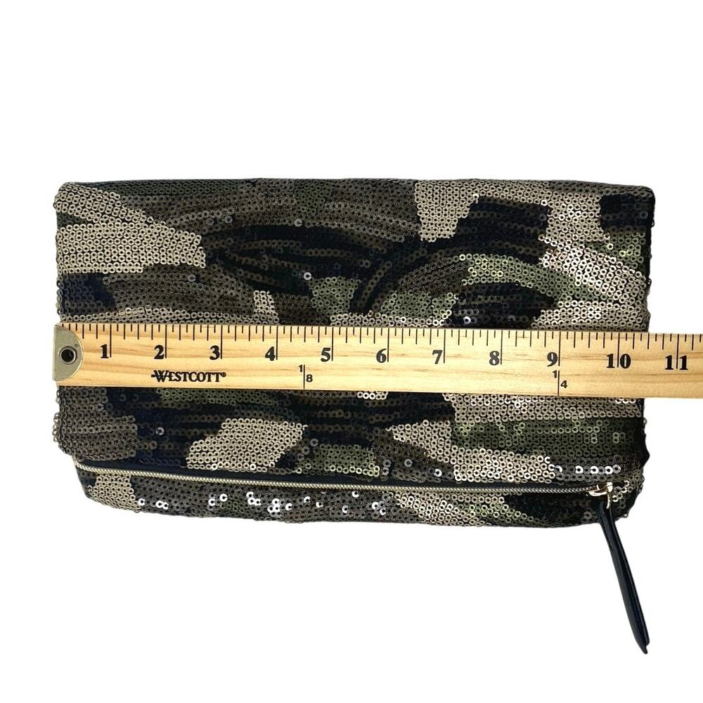 NWOT Stella & Dot margeaux sequin camo fold over clutch - Picture 4 of 8